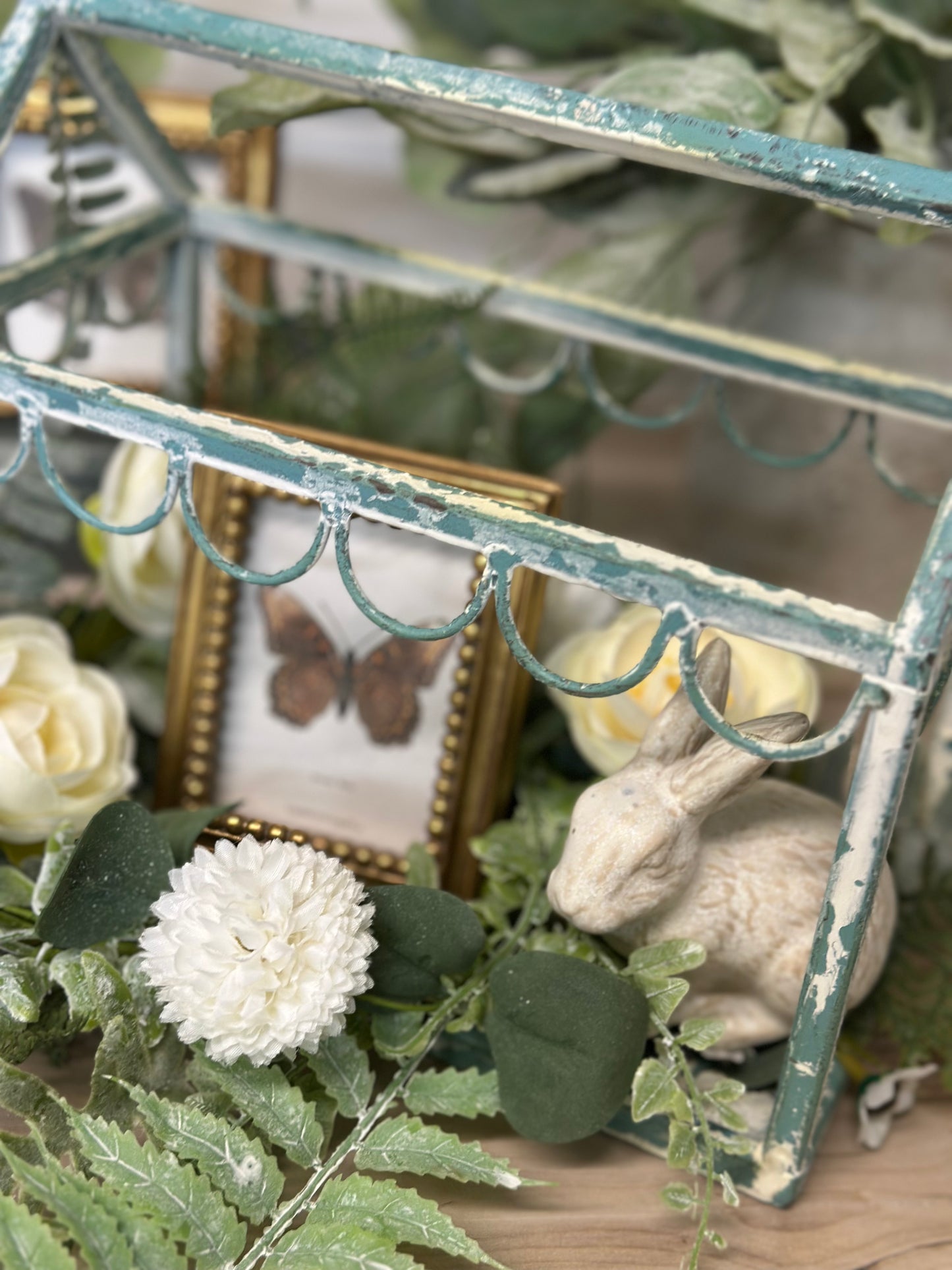 108 Fench Blue Metal Displayer