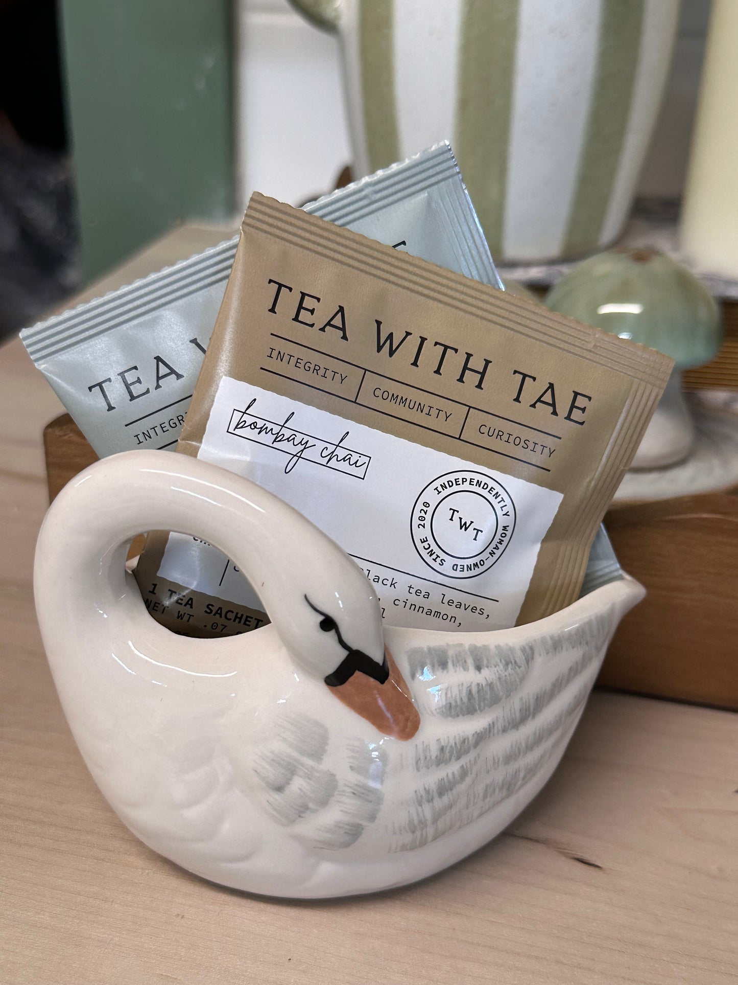 111 Swan Creamer Vase